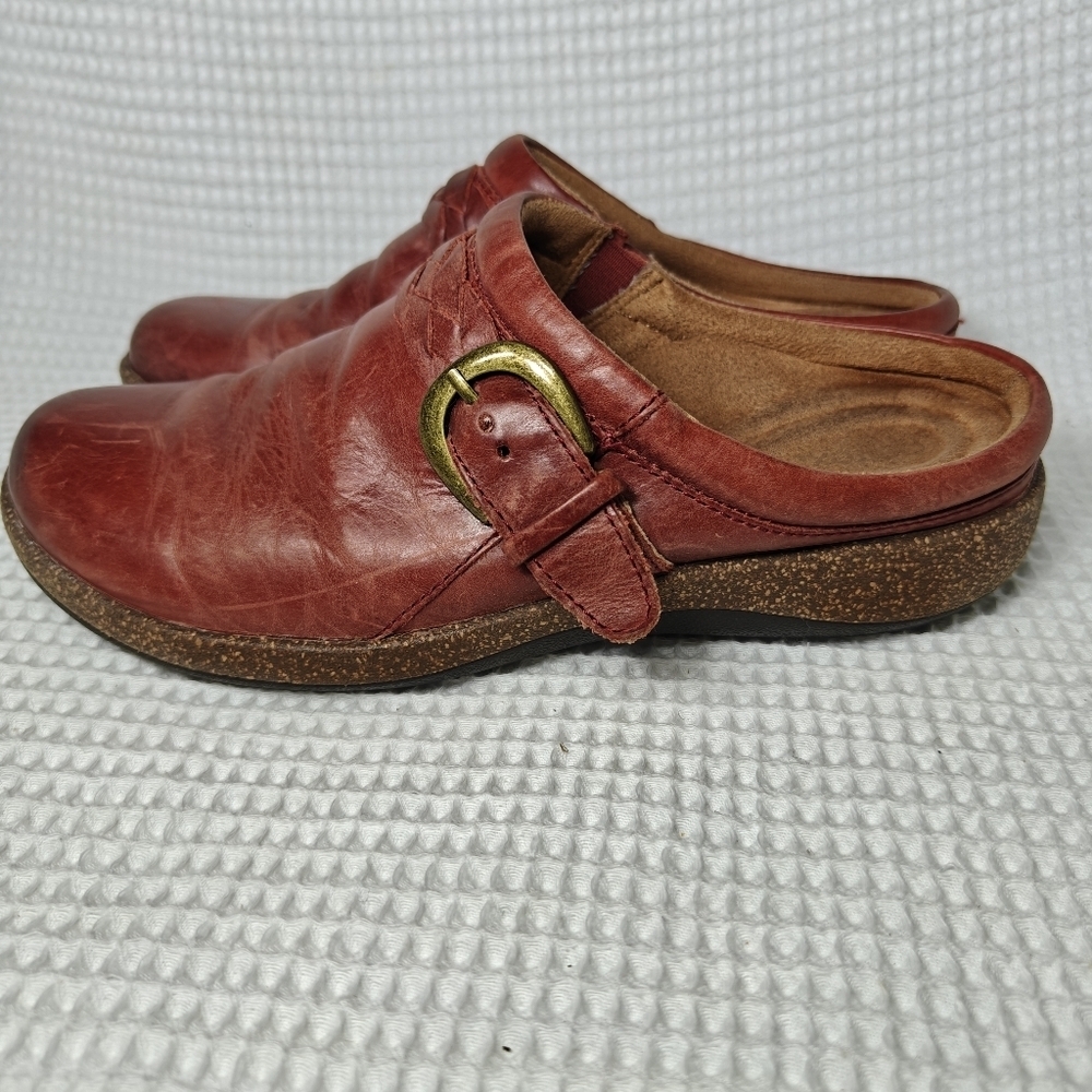 Aetrex Libby Braided Detail Leather  Clogs Burgundy Slip On Women Shoes Size 6.5